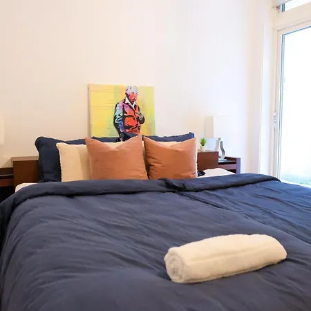 Modern Comfort In The Heart Of Apartamento Bergen